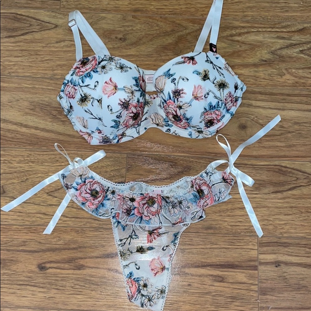 Victoria’s Secret dream Angels set